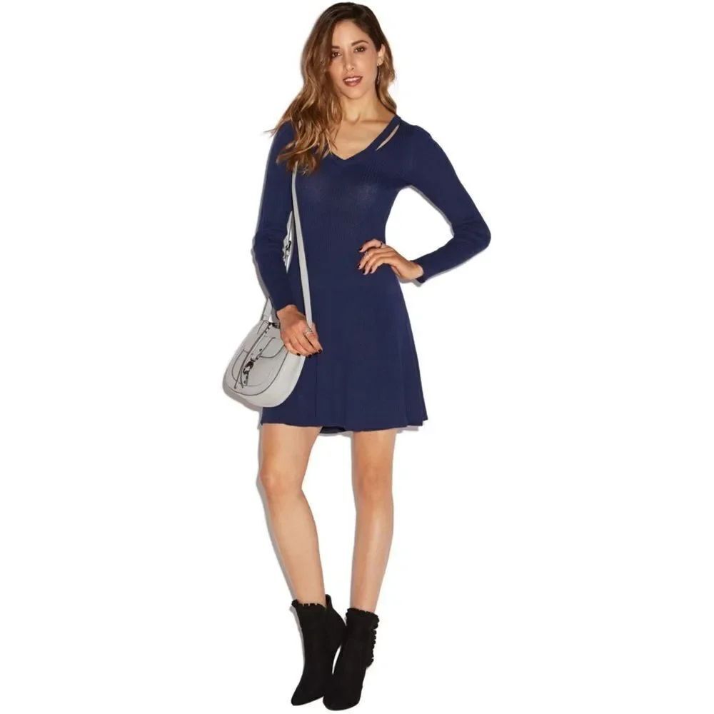 ✨ CUTOUT FIT AND FLARE SWEATER DRESS✨